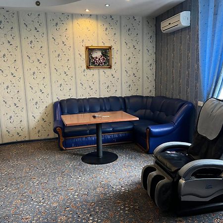 Готельно-Ресторанний Комплекс Б-52 Sofiivska Borshchahivka Eksteriør billede